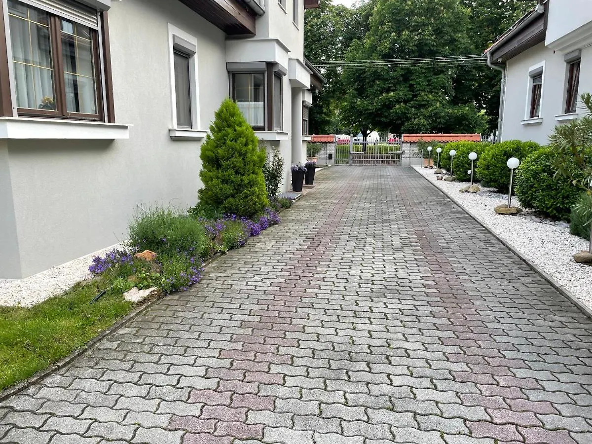Diamant Apartmanhaz Eger